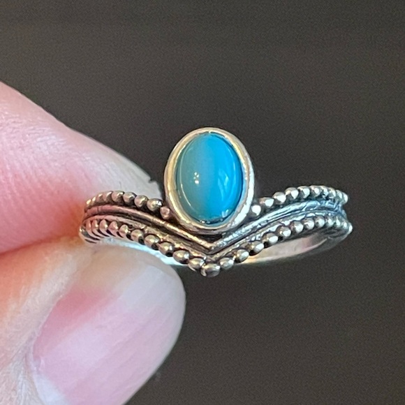 Turquoise stone princess crown ring - Picture 5 of 8